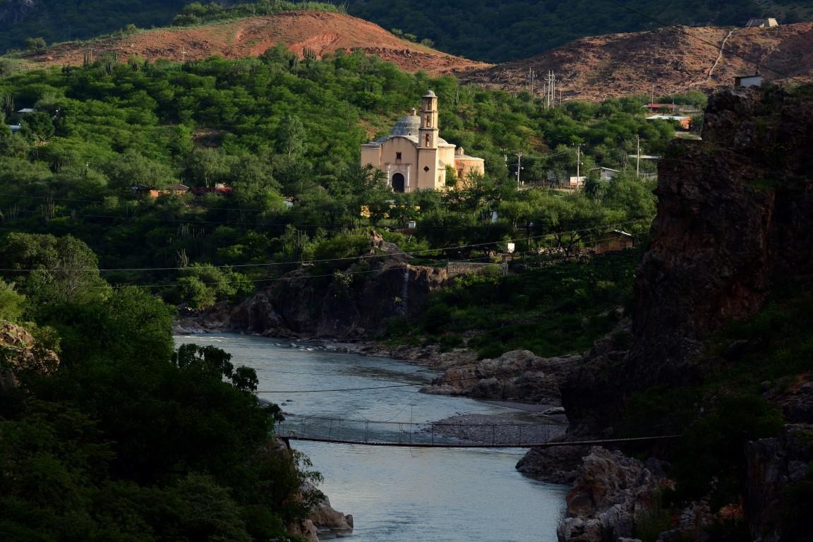 Copper Canyon Riverside Lodge Batopilas Bagian luar foto